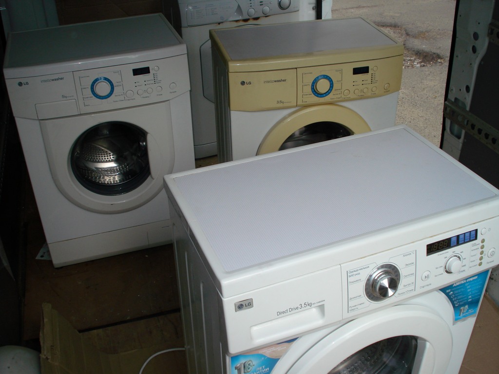 <span class=text14white>    </span>