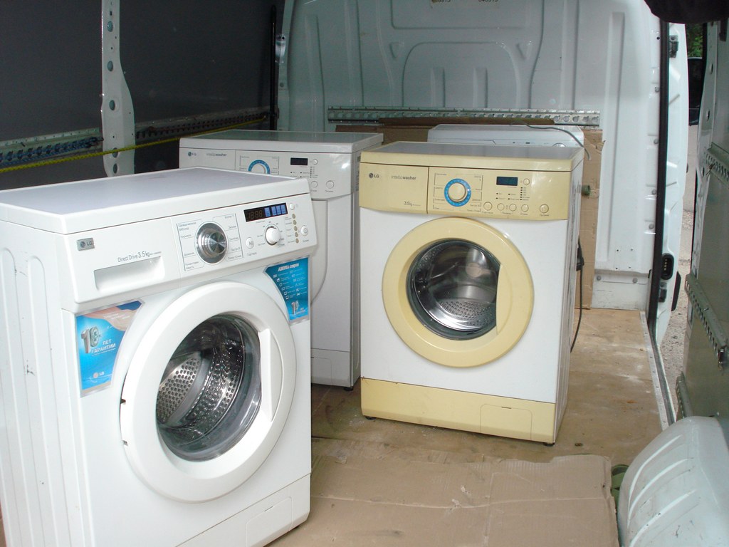 <span class=text14white>   </span>